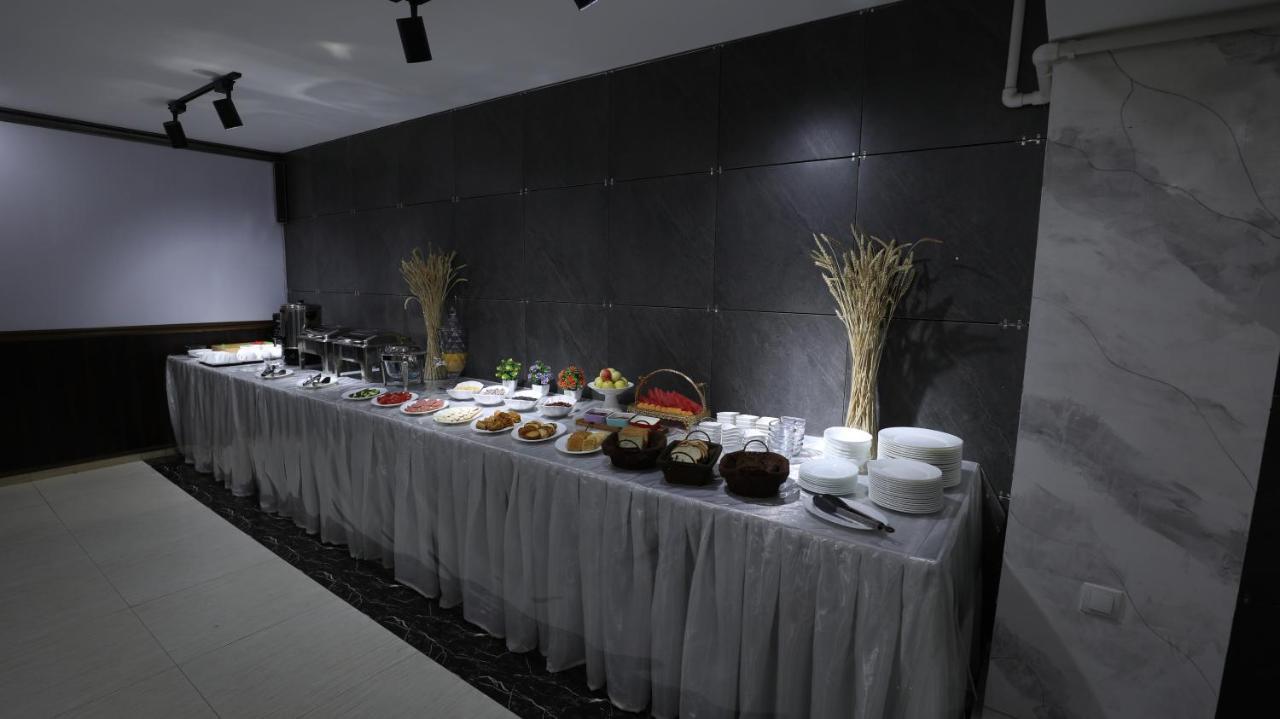 Sharq Hotel Urgench 外观 照片