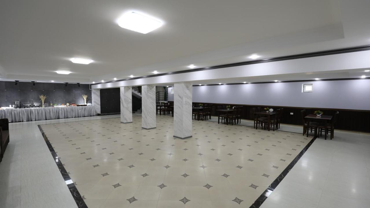 Sharq Hotel Urgench 外观 照片